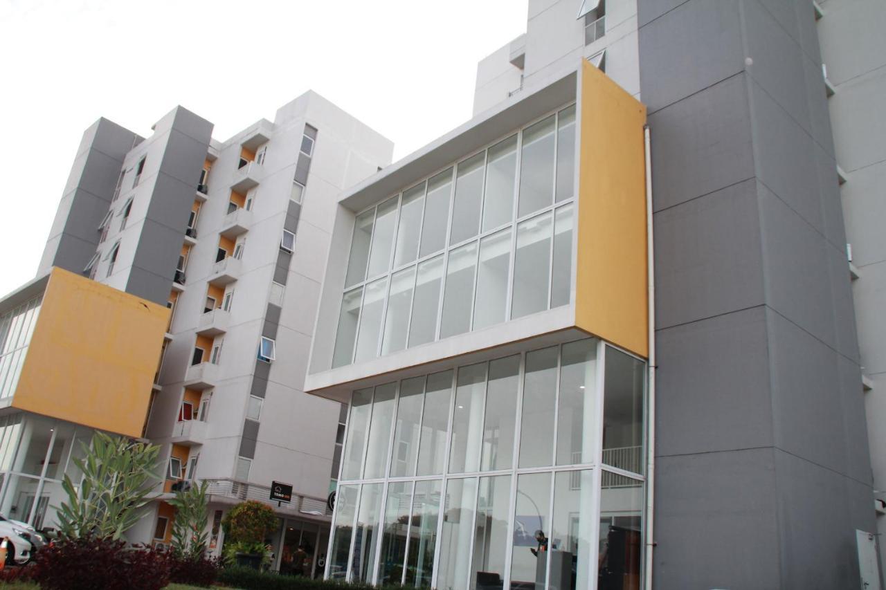 Nature Inn Aeropolis Ar3 Tangerang Exterior foto